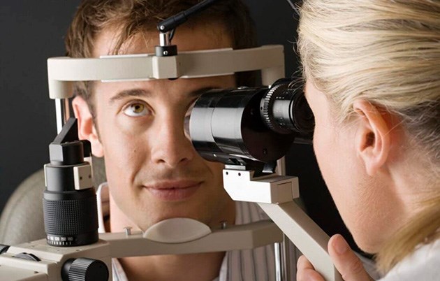 Как проходит проверка зрения военкоматом?